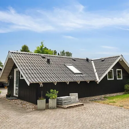Stefani - 1km From The Sea By Interhome *